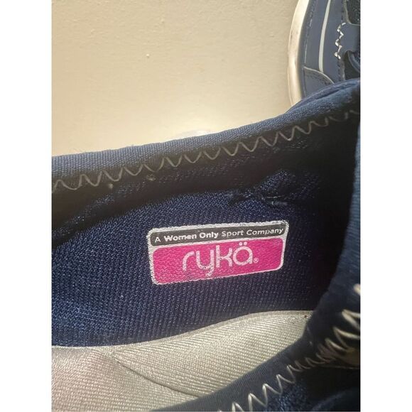 Slip on Tennis Shoes - Picture 11 of 12